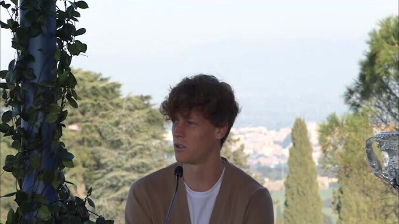 Sinner si lamenta che non può continuare a vedere la sua serie tv
