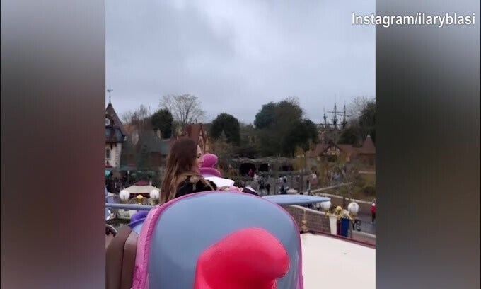 Disneyland Paris, l'entusiasmo di Ilary Blasi