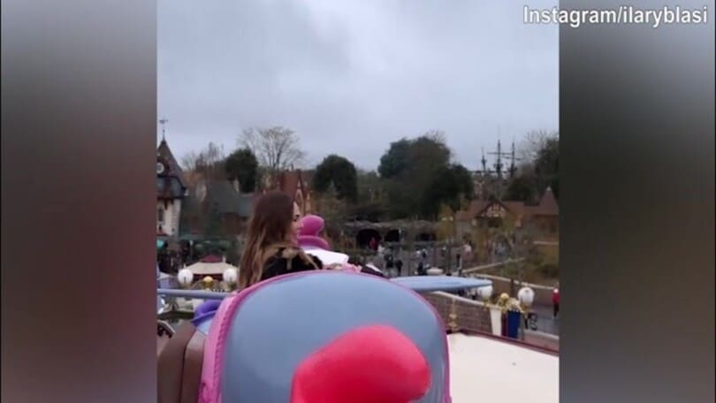 Disneyland Paris, l'entusiasmo di Ilary Blasi