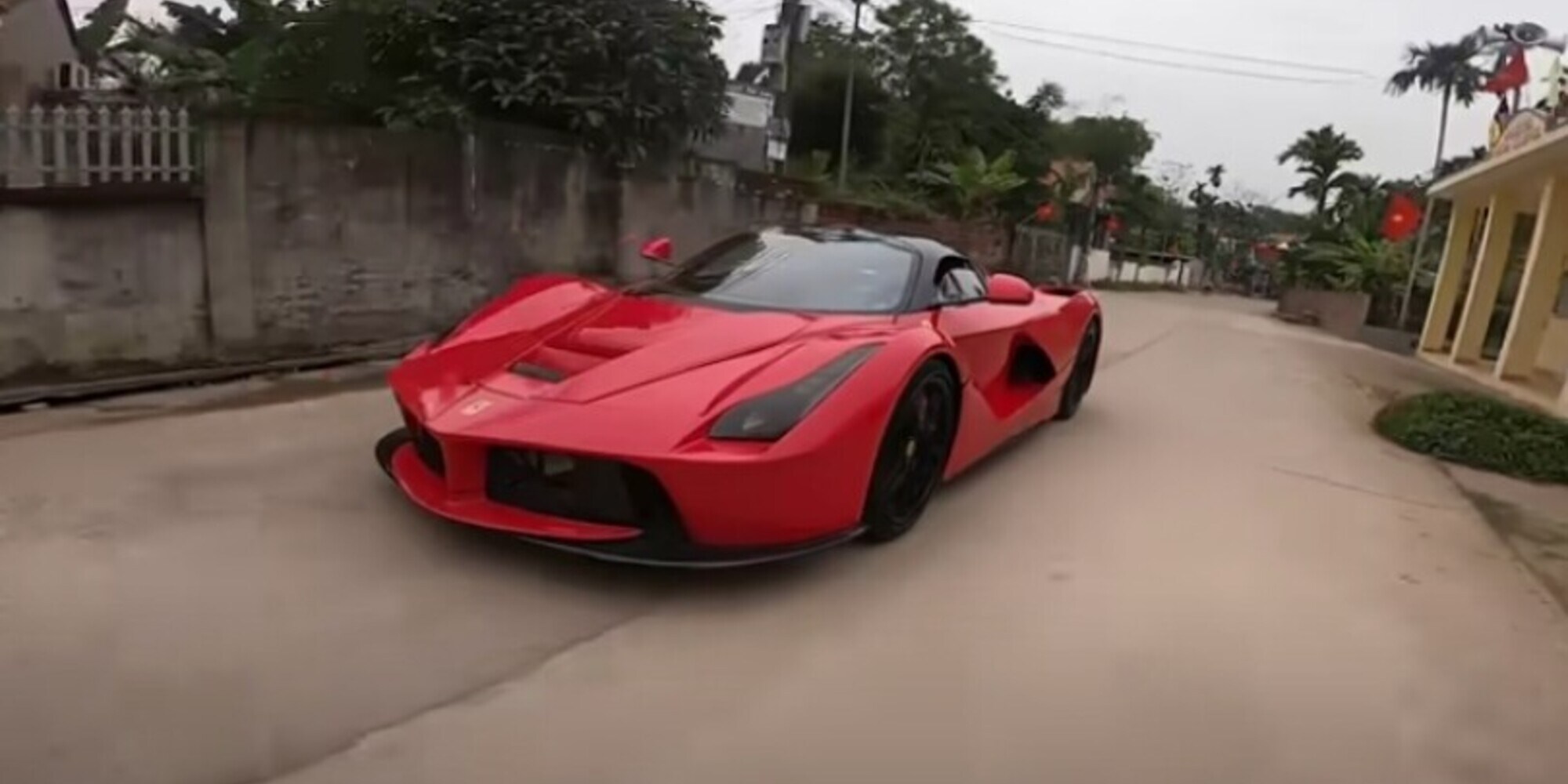 C'è una Ferrari LaFerrari "fai da te" che è (quasi) identica a quella da 5 milioni