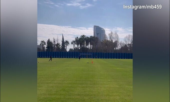 Balotelli in campo ed in palestra: il lavoro non si ferma