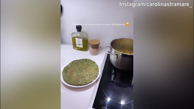 Il divertimento di Carolina Stramare in cucina: "Sono fiera..."
