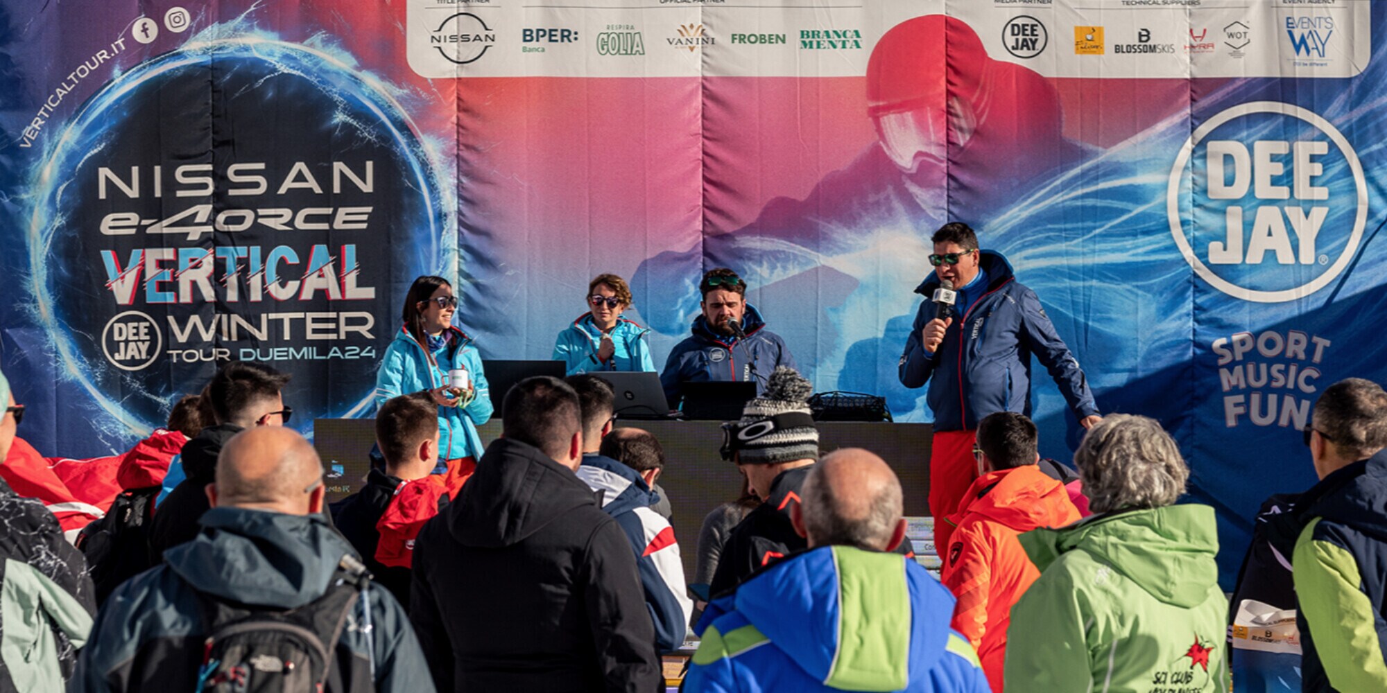 Il Nissan e-4ORCE Vertical Winter Tour 2024 porta musica e divertimento a Sestriere!
