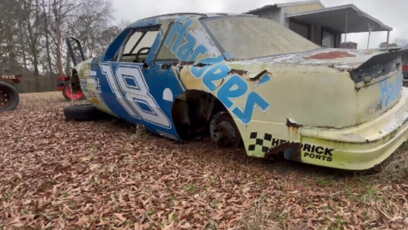 Nascar dimenticate nel bosco: sono quelle di  "Giorni di Tuono"