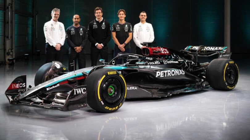 Nuova Mercedes W15, svelata la nuova monoposto di Hamilton