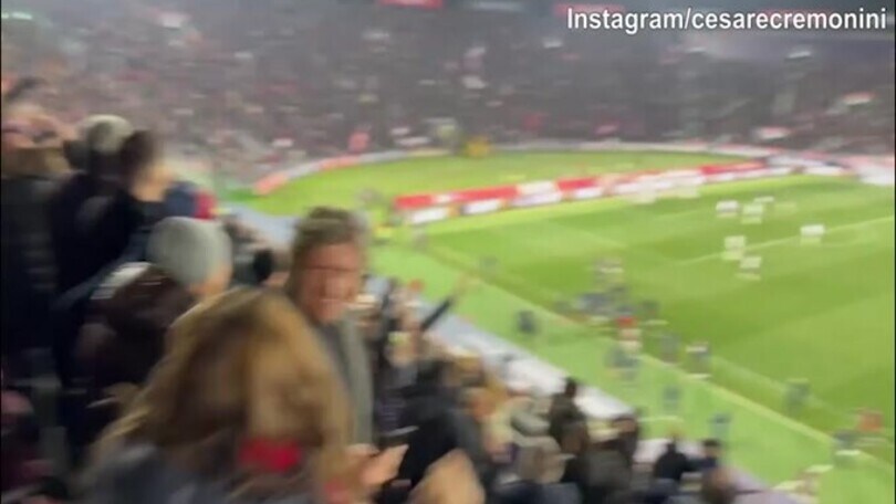 Il Bologna continua a volare, Morandi e Cremonini impazziscono allo stadio