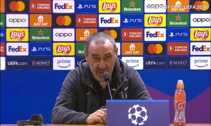 Sarri: "Togliermi un sassolino? No, ho una faccia da c***o"