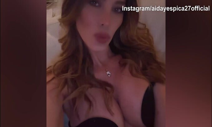 Aida Yespica, il video manda in tilt i social