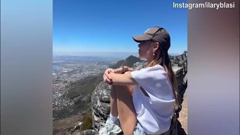 Ilary Blasi e Bastian visitano la Montagna della Tavola