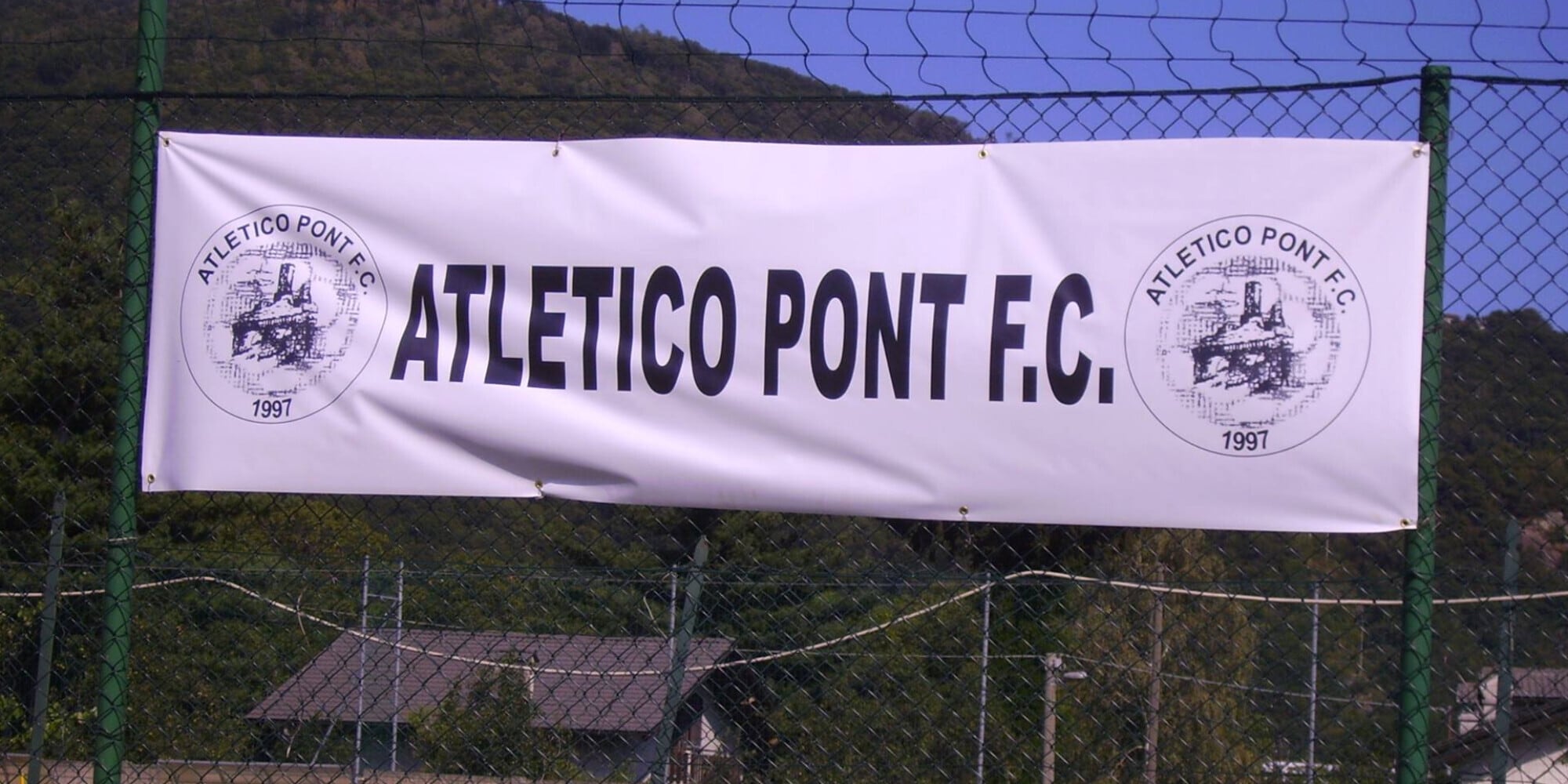 Choc al centro sportivo di Pont Canavese: 50enne aggredito a fine gara