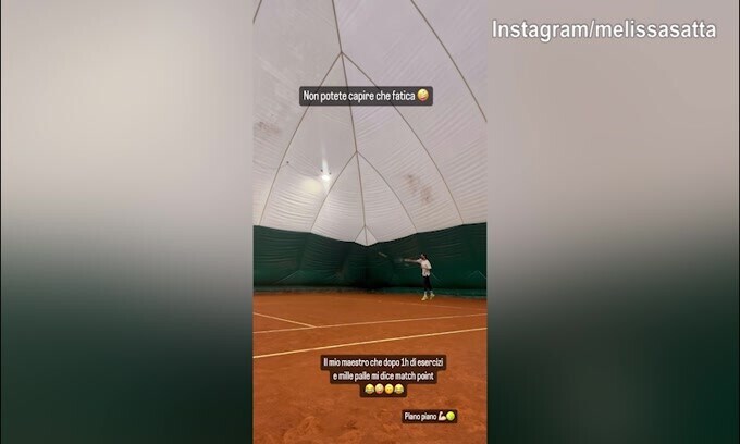 Melissa Satta gioca a tennis: messaggio a Berrettini?