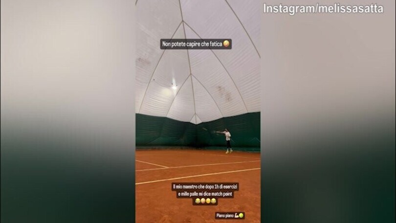 Melissa Satta gioca a tennis: messaggio a Berrettini?