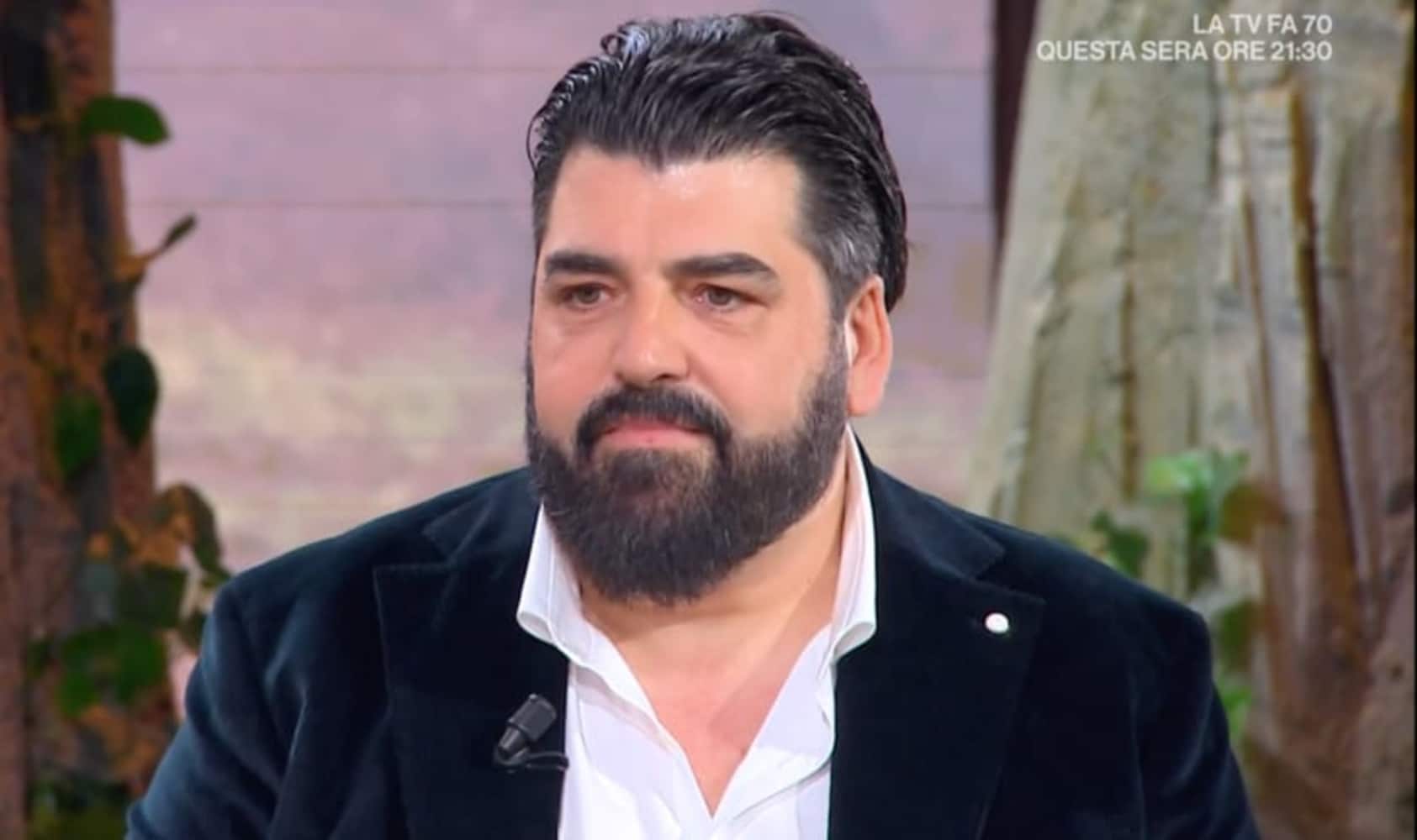 Cannavacciuolo, la giacca da cuoco e l'aneddoto su Maradona: "Un momento..."