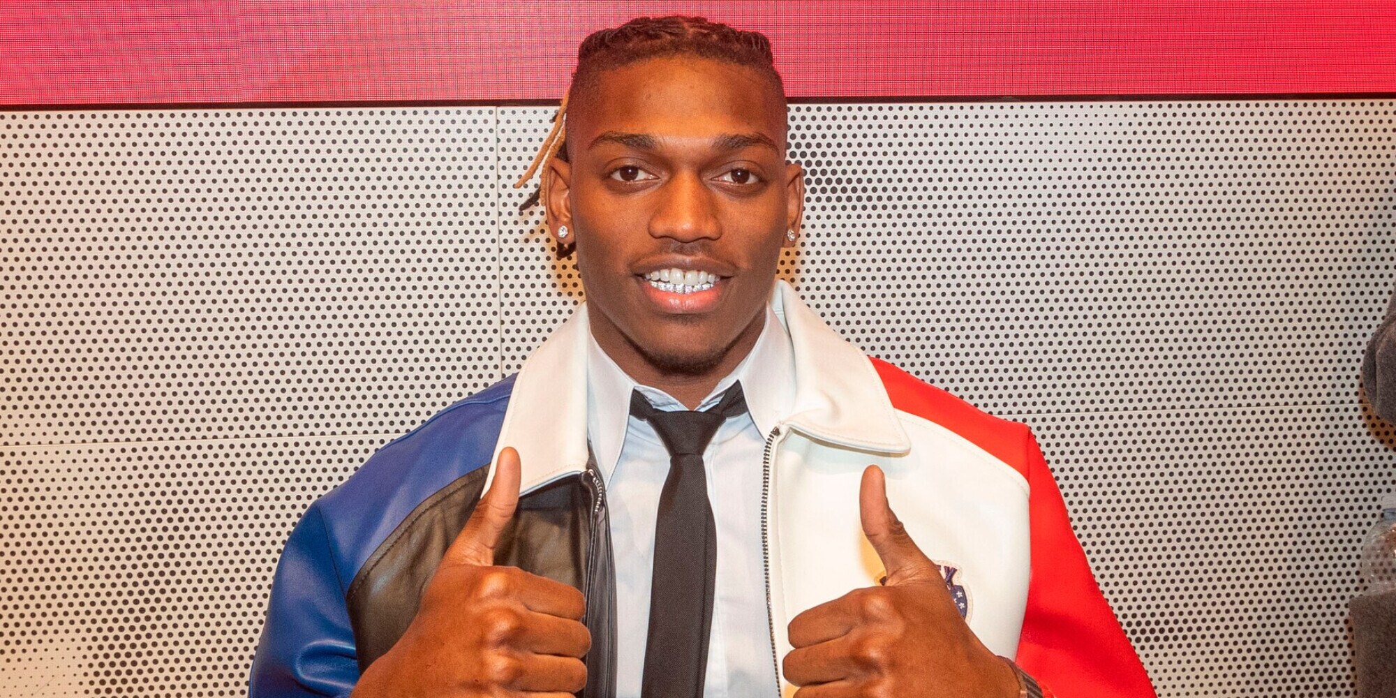 Leao: "Il mio futuro è al Milan. La 10? L'ho scelta per Del Piero"