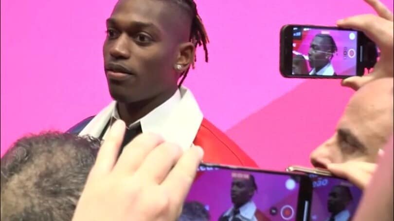 Leao: "C'è il Milan nel mio futuro. Europa League è un obiettivo"