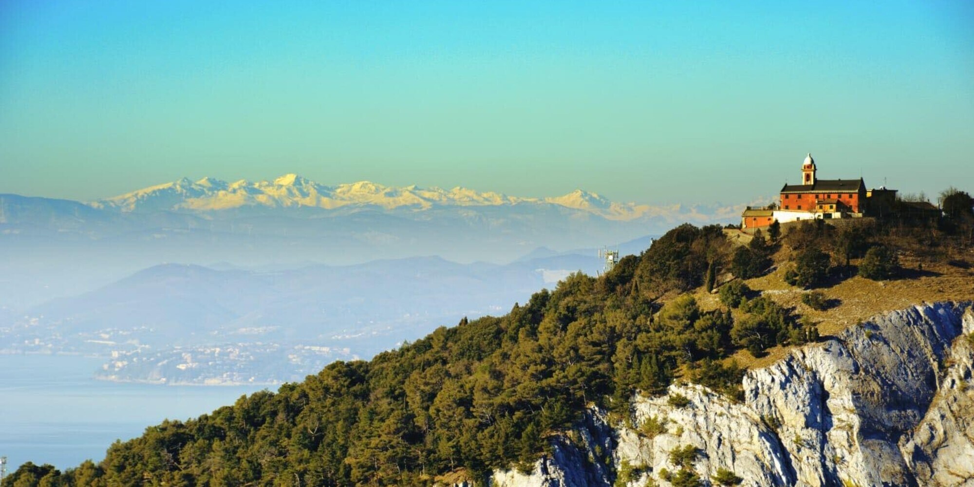 Genova, presentato il Cammino dei Santuari del Mare: 126 km in movimento