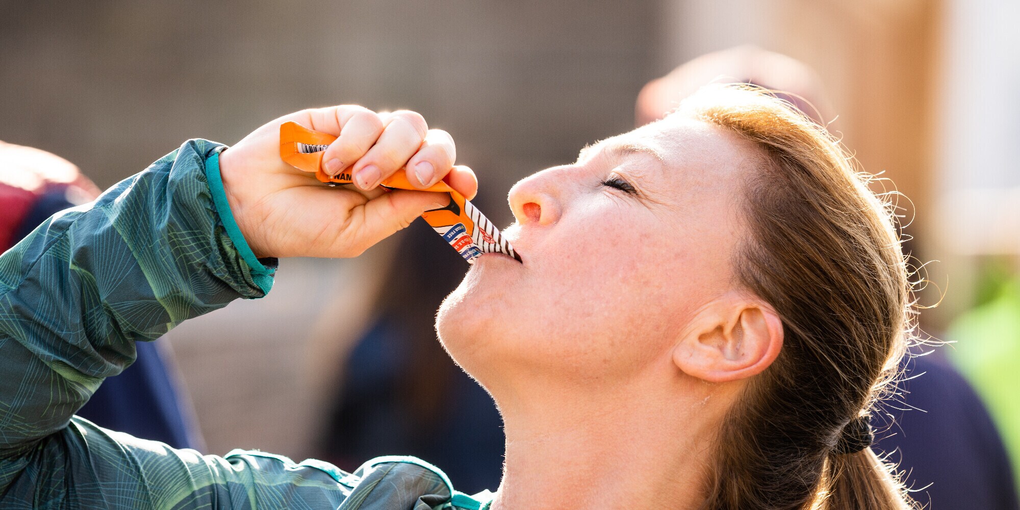 Mangiare e bere in maratona, la strategia giusta per te