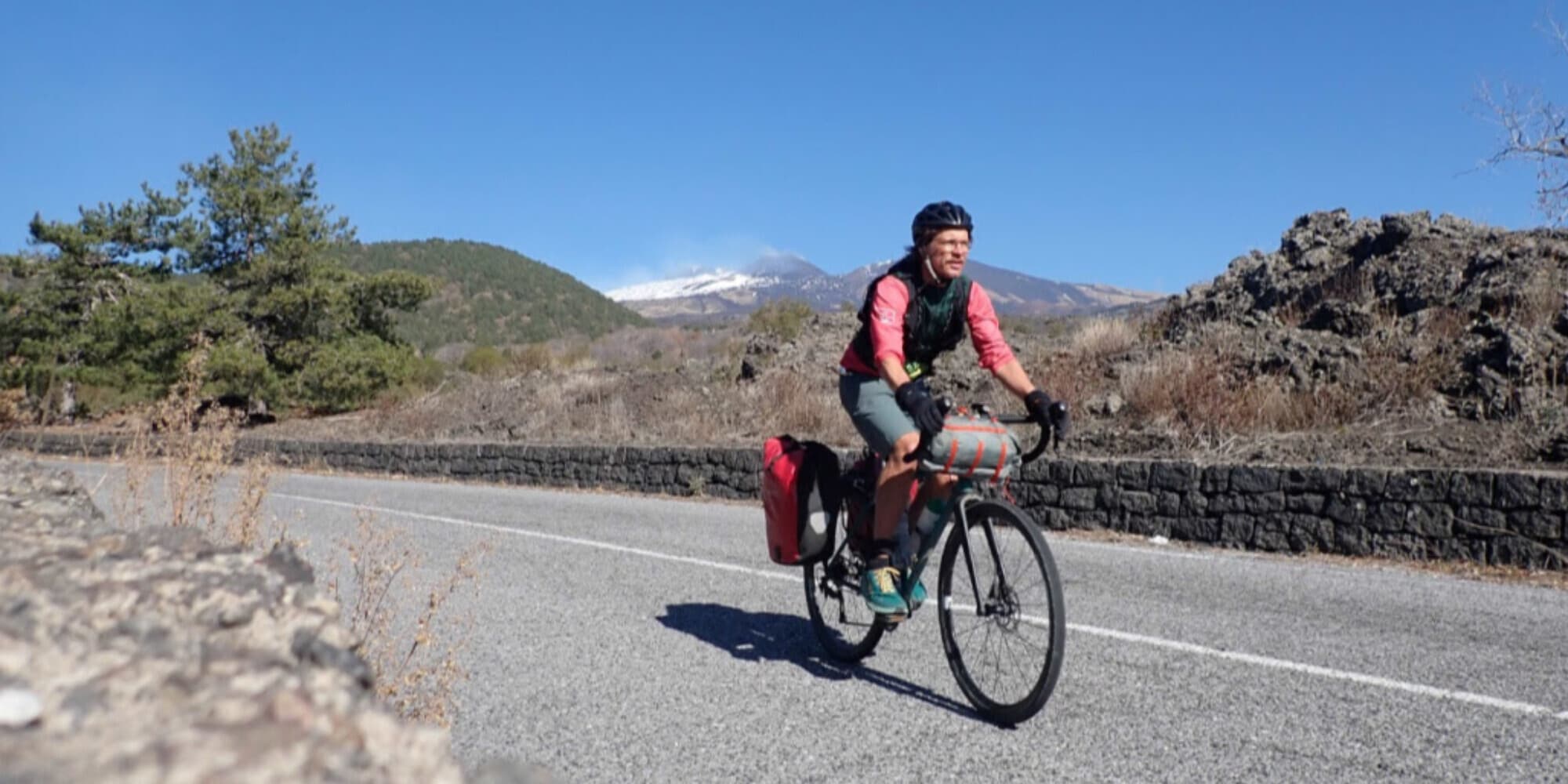L'ultramaratoneta tedesco e il viaggio in bici verso maratona di Roma