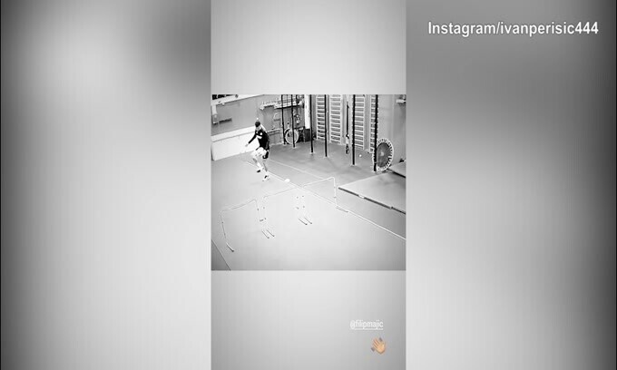 Calcio tennis per Perisic