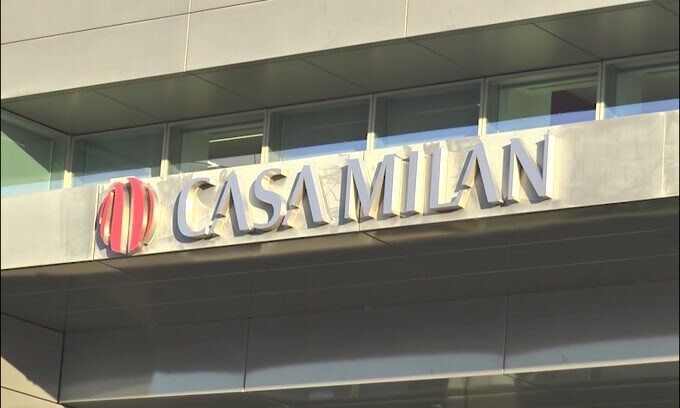 Milan, la Finanza perquisisce la sede