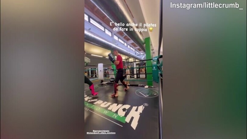 Elisabetta Canalis, kickboxing e poi....uovo di Pasqua!