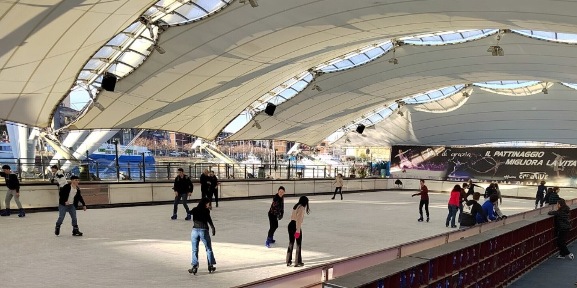 Genova e la pista ghiacciata con… vista mare!