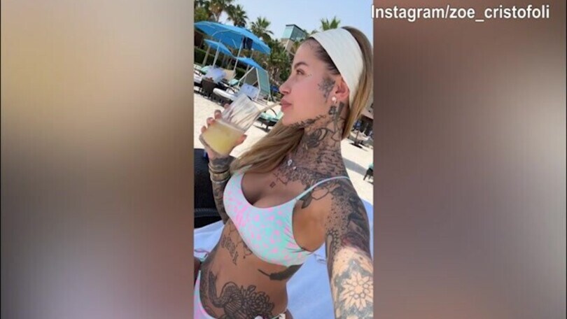 Theo in gol a Verona, la sua Lady si rilassa al mare
