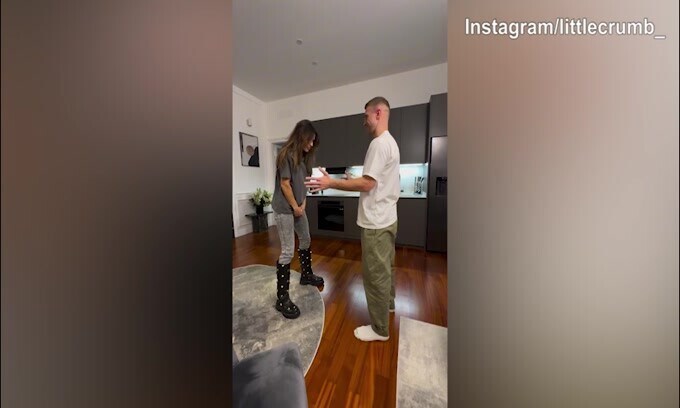 Elisabetta Canalis sconfigge Georgian a suon..di schiaffi!