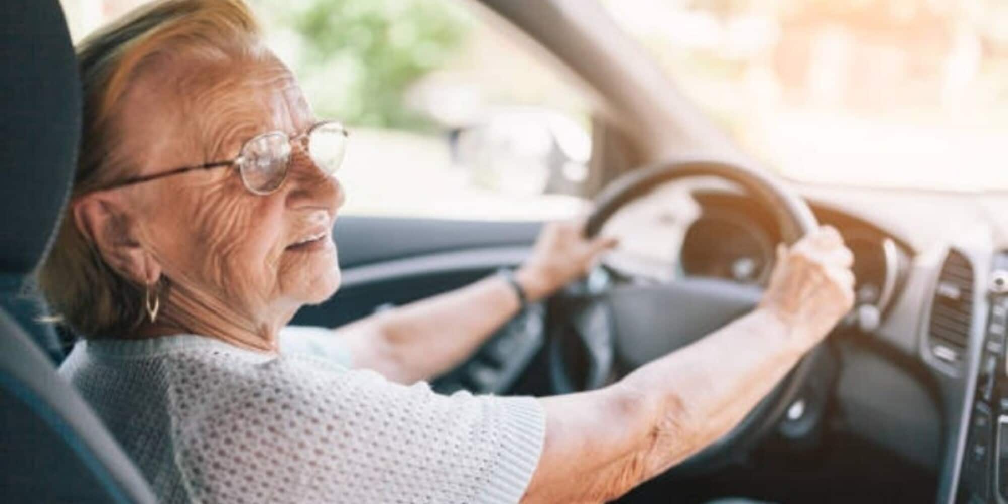 Multata a 103 anni: "Ero da un anno senza patente. Ho ordinato una Vespa"