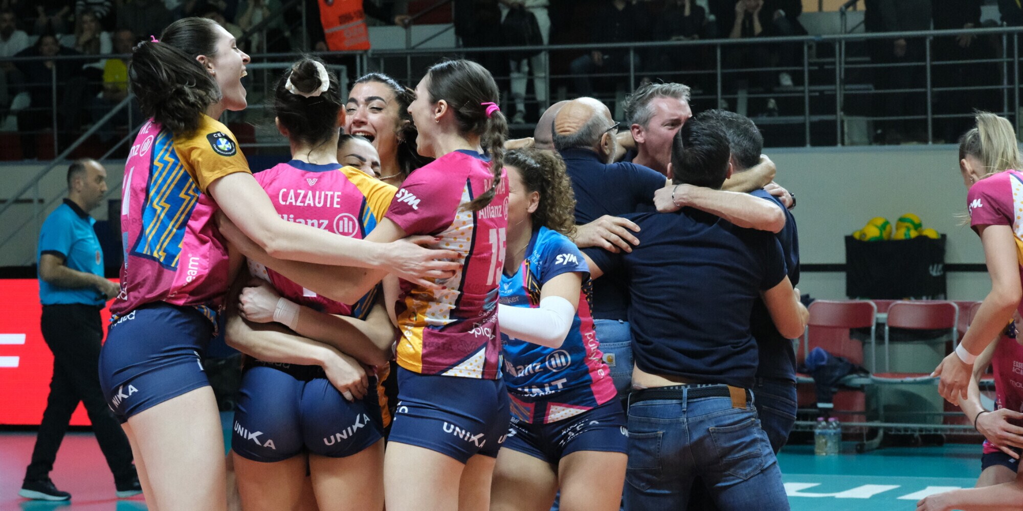 Champions League: Milano espugna Istanbul al Golden Set e vola in finale