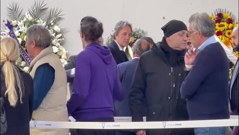Joe Barone, alla camera ardente c'è anche Rocco Commisso