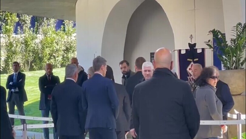 Alla camera ardente di Joe Barone anche Alessandro Moggi e De Rossi