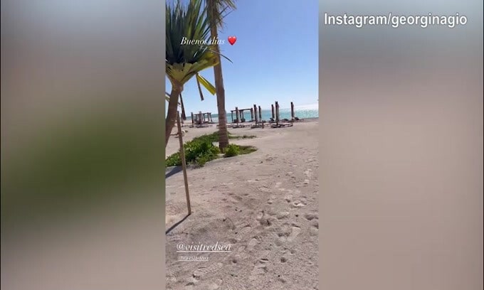 CR7 e Georgina: relax e non solo, l'allenamento non manca mai...
