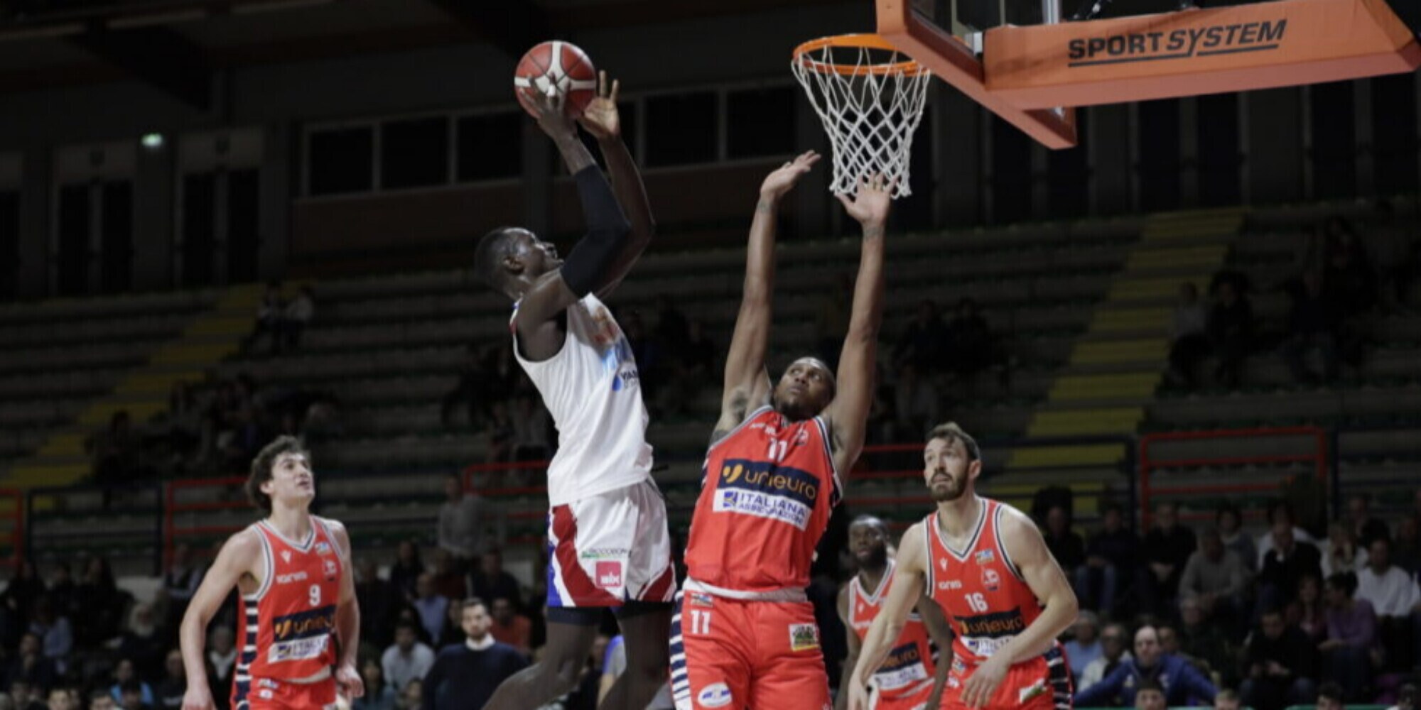 Novipiù Monferrato Basket: al fotofinish vince Forlì