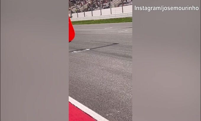 Moto Gp, Portogallo: a bordo pista Mourinho osserva la gara
