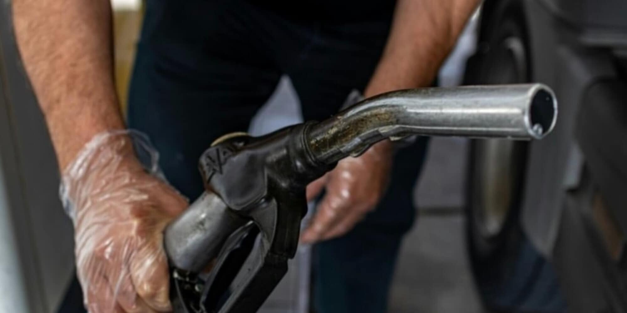 Benzina ancora in aumento, lieve calo per il diesel: tutti i nuovi prezzi