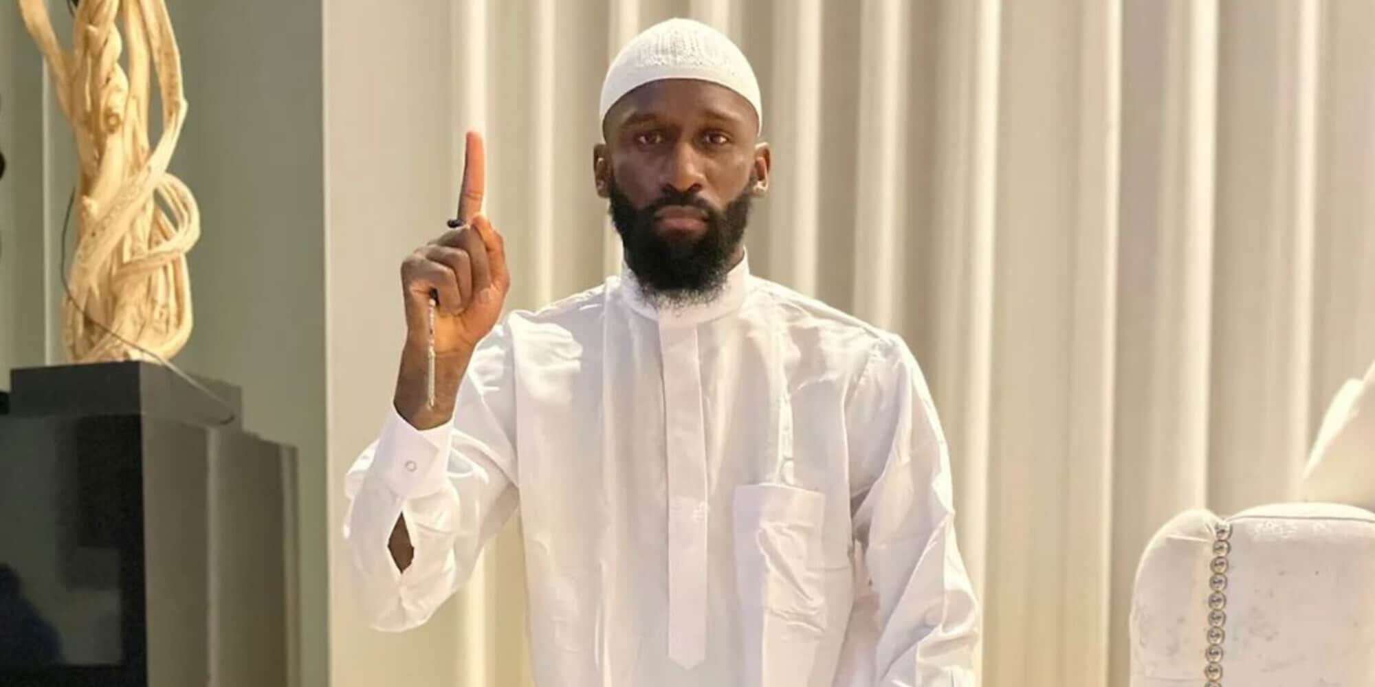 "Rudiger è un terrorista, fa il gesto Isis!": ex Bild delira, Germania furiosa