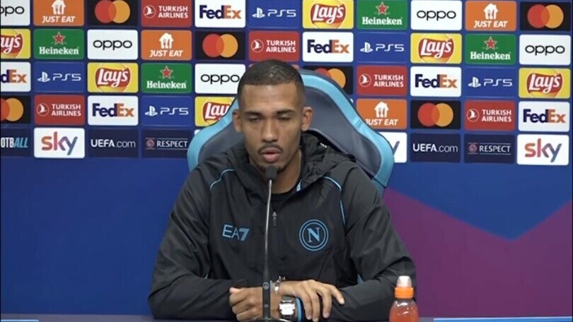 Tolta la patch "Keep racism out" nella maglietta del Napoli