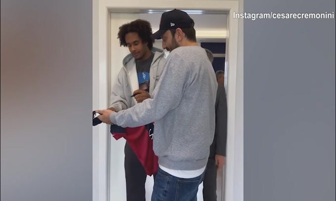 Bologna, l'incontro tra Cremonini ed i giocatori