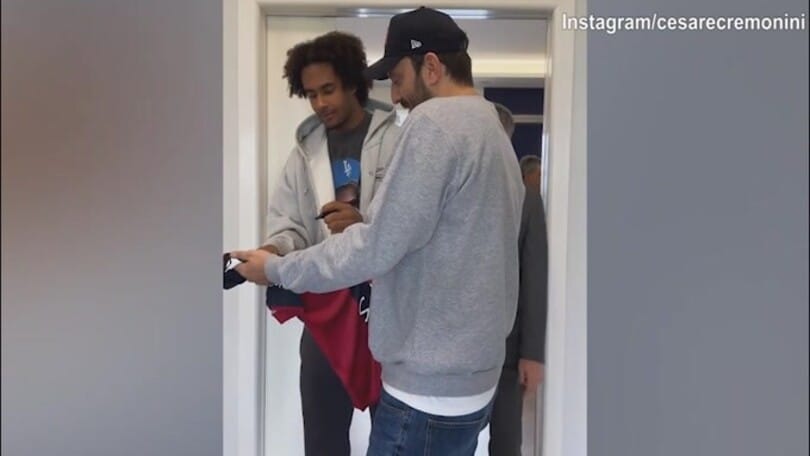 Bologna, l'incontro tra Cremonini ed i giocatori