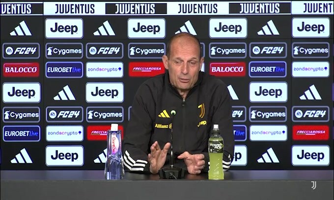 Allegri e l'uovo di Pasqua: che risate in conferenza!