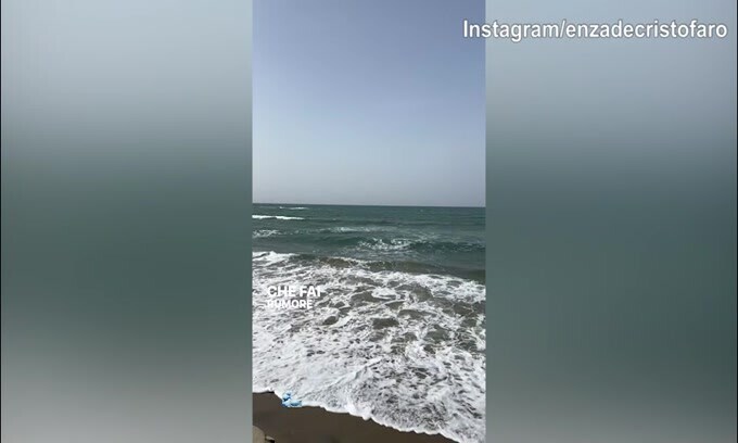 Lady D'Ambrosio, passeggiata a due passi dal mare
