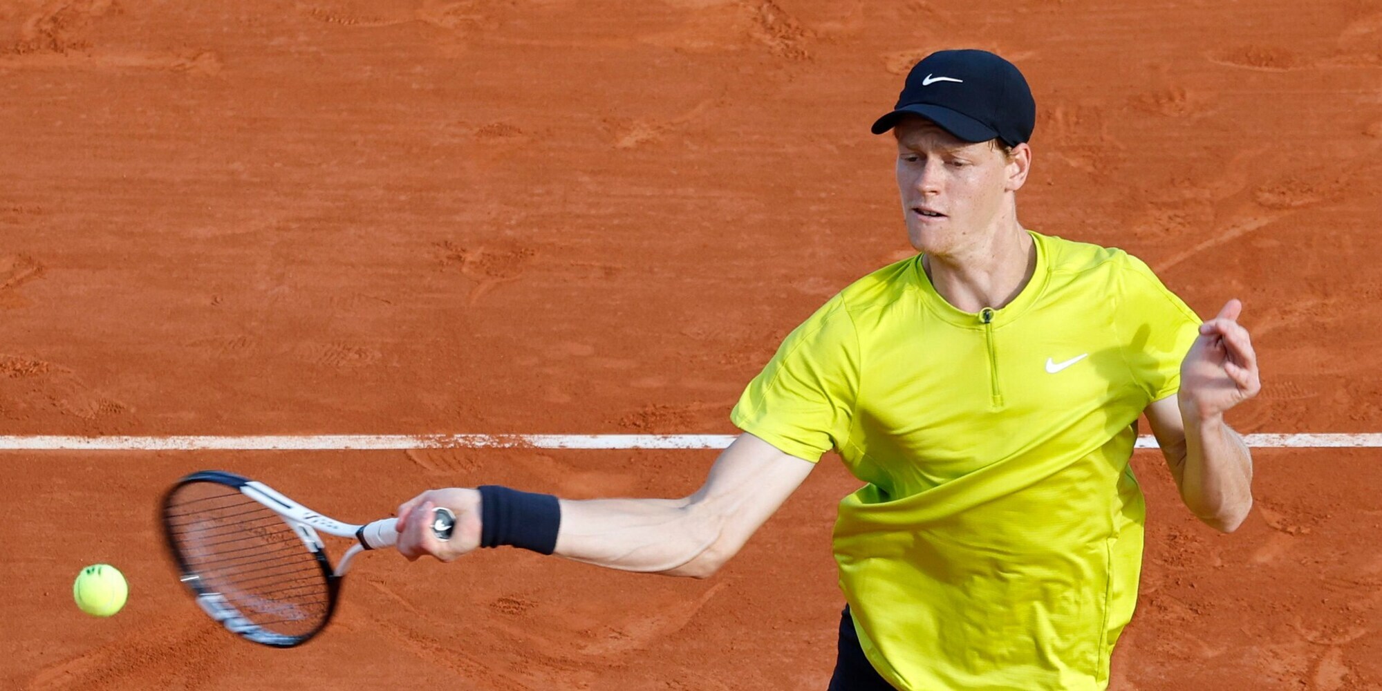Sinner sfida Djokovic: Roland Garros decisivo per il sorpasso e la prima posizione del ranking