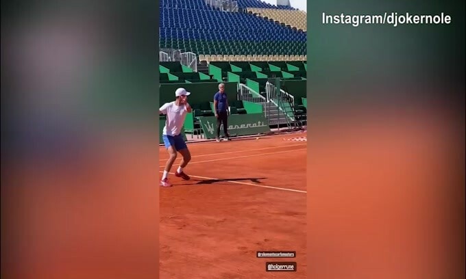 Tennis, sulla terra rossa di Montecarlo si allena Djokovic