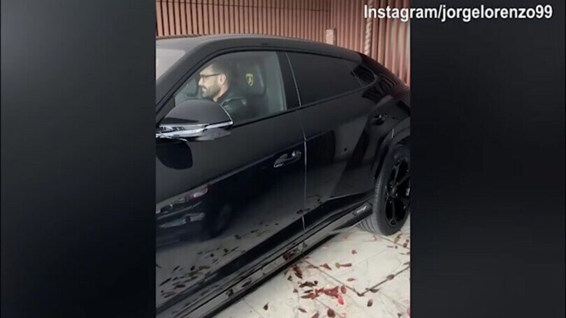 L'ultimo acquisto di Lorenzo è incredibile: ecco la nuova Lamborghini