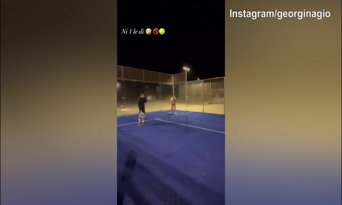Tennis serale per la coppia CR7-Georgina