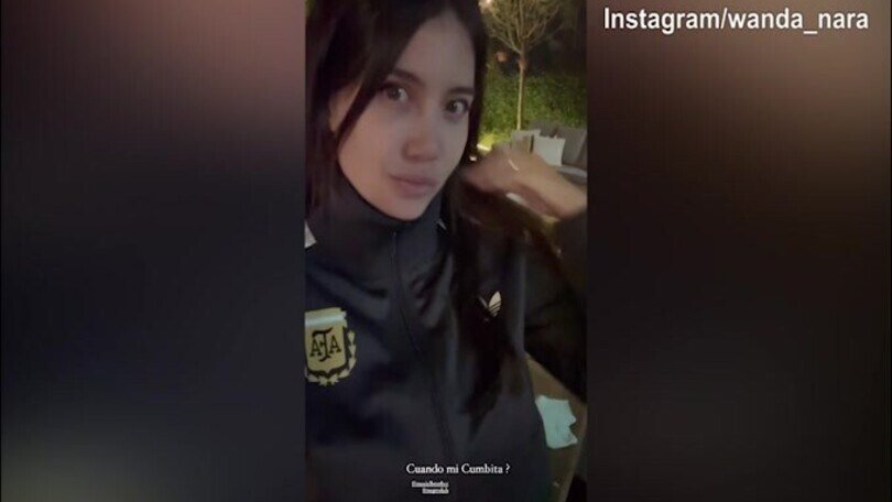 Wanda Nara e la felpa dell'Argentina: fan in estasi