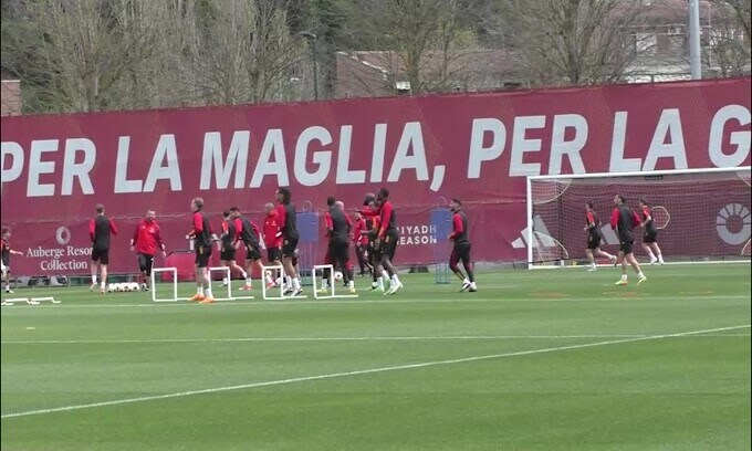 Europa League, Roma in campo per preparare la gara con il Milan
