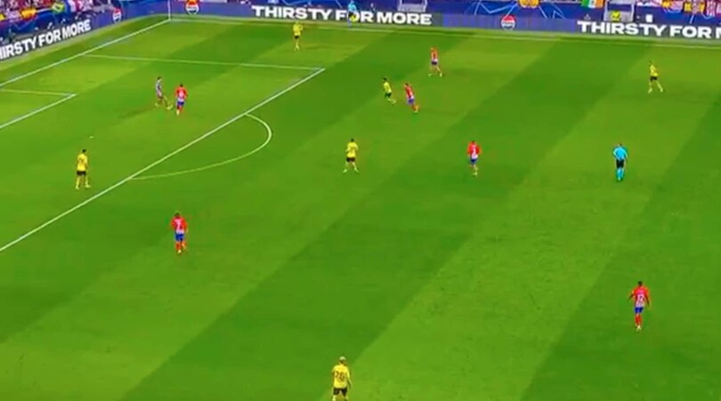 Atletico Madrid-Dortmund, l'errore di Maatsen che regala l'1-0 di De Paul