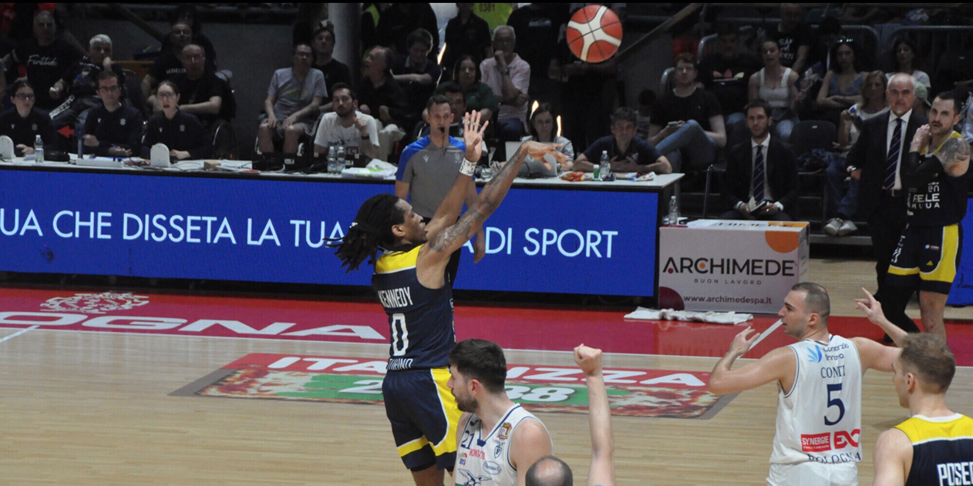 Torino esce sconfitta dal Paladozza: vince la Fortitudo Bologna